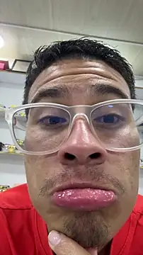 Snapshot of Latin_Paisa_Boy chatting on 02-18-26, 05:09 Latin Paisa Boy online show from 02-18-26, 05:09