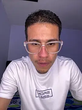 Snapshot of Latin_Paisa_Boy chatting on 02-22-26, 10:30 Latin Paisa Boy online show from 02-22-26, 10:30