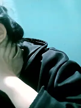 Snapshot of damsun_22 chatting on 01-10-26, 01:24 damsun 22 online show from 01-10-26, 01:24