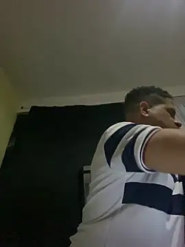 Snapshot of Dominicanobb chatting on 02-08-26, 05:22 Dominicanobb online show from 02-08-26, 05:22