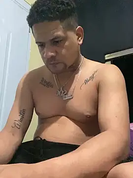 Snapshot of Dominicanobb chatting on 02-24-26, 05:38 Dominicanobb online show from 02-24-26, 05:38