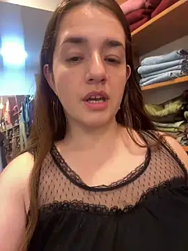 Snapshot of lele202526 chatting on 04-15-26, 05:20 lele202526 online show from 04-15-26, 05:20