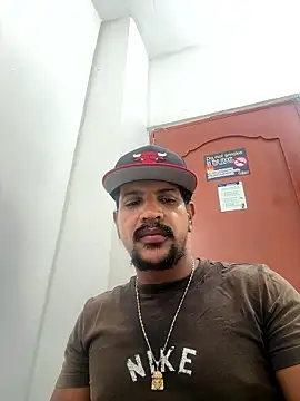 Snapshot of bigdick211292 chatting on 01-15-26, 01:16 bigdick211292 online show from 01-15-26, 01:16