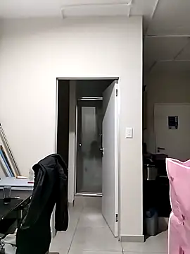 Snapshot of Bra-G chatting on 02-04-26, 05:30 Bra-G online show from 02-04-26, 05:30