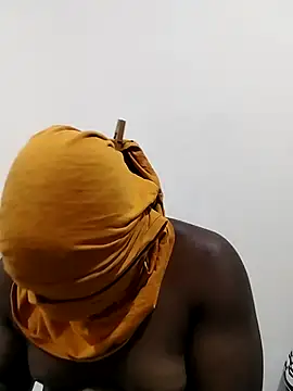 Snapshot of Bra-G chatting on 02-18-26, 10:17 Bra-G online show from 02-18-26, 10:17