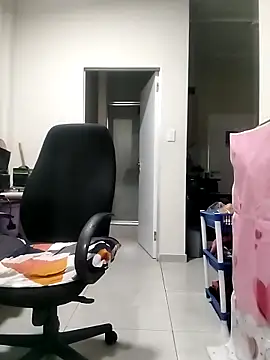 Snapshot of Bra-G chatting on 03-12-26, 05:30 Bra-G online show from 03-12-26, 05:30