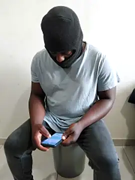 Snapshot of Bra-G chatting on 04-02-26, 12:58 Bra-G online show from 04-02-26, 12:58