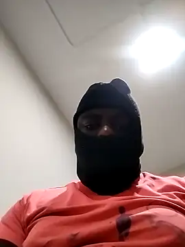 Snapshot of Bra-G chatting on 04-05-26, 06:27 Bra-G online show from 04-05-26, 06:27