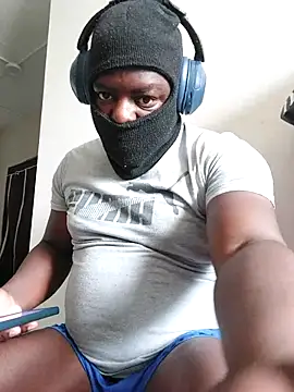 Snapshot of Bra-G chatting on 04-12-26, 12:32 Bra-G online show from 04-12-26, 12:32