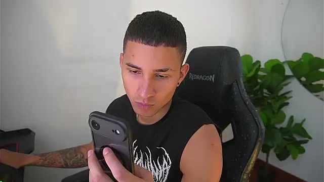 Thin tommy11 online show from 12-22-25, 07:44