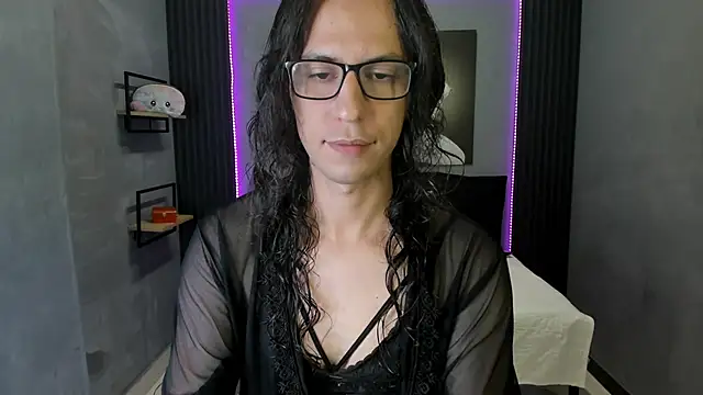 Luna Winstonn online show from 01-15-26, 01:59