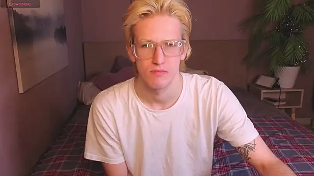 Snapshot of MarkusWilder chatting on 01-14-26, 09:09 MarkusWilder online show from 01-14-26, 09:09