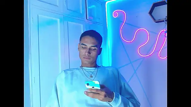 Snapshot of Sweet_David_ chatting on 01-06-26, 09:50 Sweet David online show from 01-06-26, 09:50