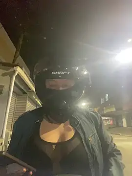 Snapshot of Scarlet_auraa chatting on 01-10-26, 01:29 Scarlet auraa online show from 01-10-26, 01:29