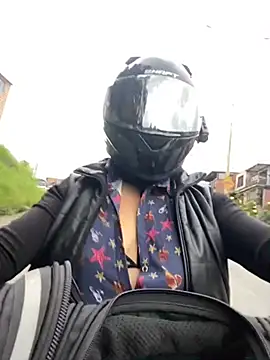 Snapshot of Scarlet_auraa chatting on 01-13-26, 08:58 Scarlet auraa online show from 01-13-26, 08:58