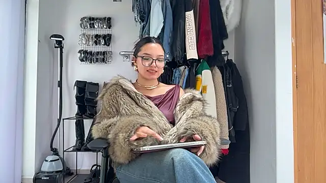 LubaLadeau online show from 01-13-26, 02:11