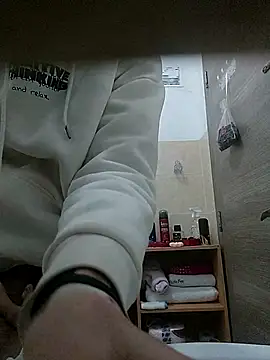 Snapshot of lhow chatting on 01-08-26, 06:21 lhow online show from 01-08-26, 06:21