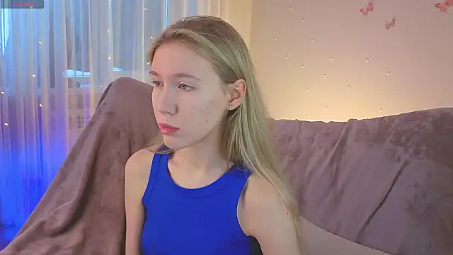 Snapshot of SirenThalassa chatting on 02-15-26, 07:38 SirenThalassa online show from 02-15-26, 07:38