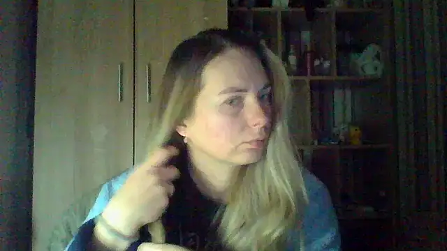 VikiLove765 online show from 02-11-26, 10:37