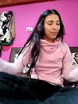 Snapshot of Emily_Gree chatting on 02-01-26, 02:59 Emily Gree online show from 02-01-26, 02:59