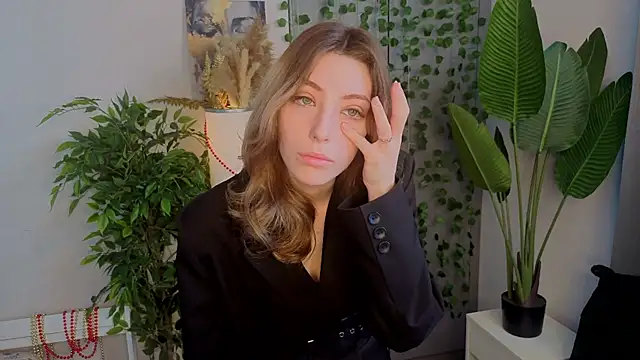 BrianneMallory online show from 02-05-26, 06:07