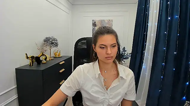 LeslieSvilti online show from 01-11-26, 01:05