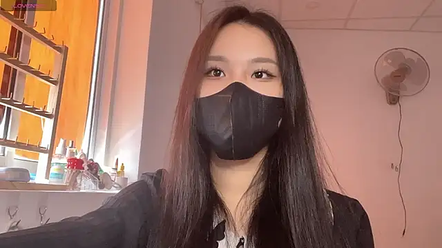 Snapshot of Tieu-May chatting on 02-26-26, 06:23 Tieu-May online show from 02-26-26, 06:23