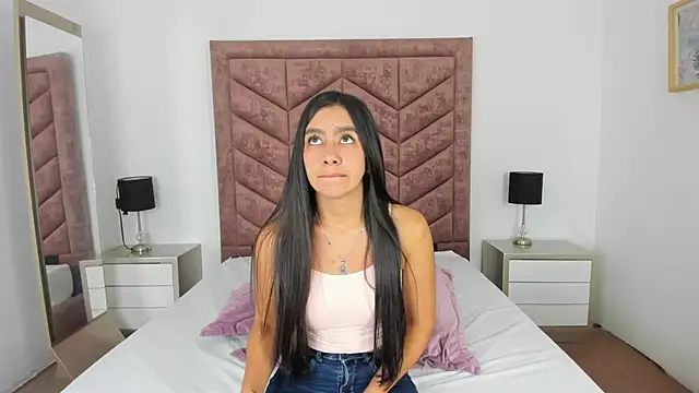 Zara Cardona online show from 01-12-26, 11:59