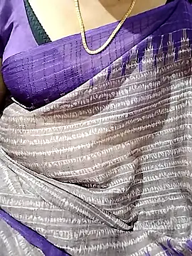 Snapshot of tamil-monisha chatting on 01-18-26, 03:38 tamil-monisha online show from 01-18-26, 03:38