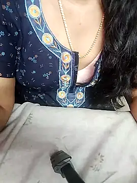 Snapshot of tamil-monisha chatting on 02-01-26, 07:18 tamil-monisha online show from 02-01-26, 07:18