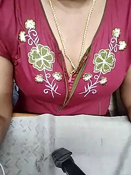 Snapshot of tamil-monisha chatting on 02-10-26, 05:17 tamil-monisha online show from 02-10-26, 05:17