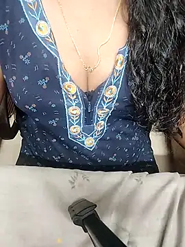 Snapshot of tamil-monisha chatting on 02-20-26, 04:07 tamil-monisha online show from 02-20-26, 04:07