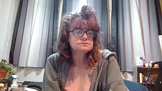 Snapshot of ladylavende3 chatting on 02-16-25, 07:37 ladylavende3 online show from 02-16-25, 07:37