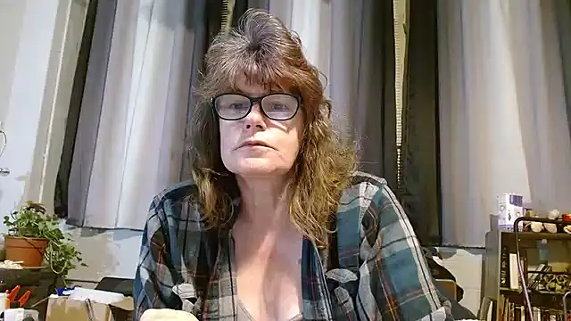 Snapshot of ladylavende3 chatting on 02-26-25, 04:14 ladylavende3 online show from 02-26-25, 04:14