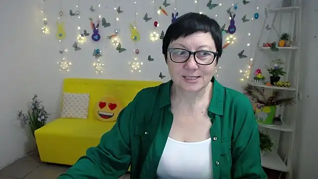 EmilyL0ve online show from 04-09-26, 05:18