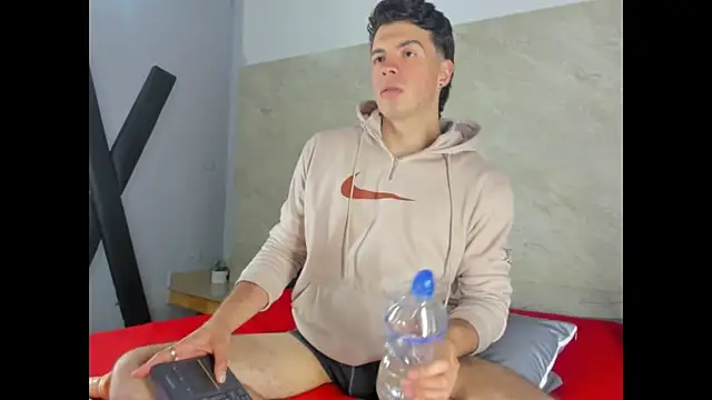 Snapshot of VelloTouch chatting on 01-12-26, 12:10 VelloTouch online show from 01-12-26, 12:10