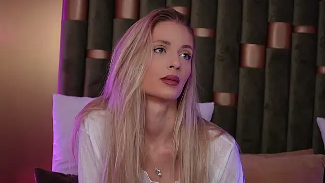 AmeliaAngel online show from 10-07-25, 04:31