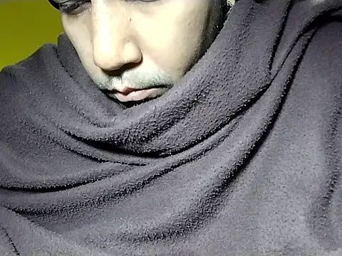 Snapshot of Lucky___05 chatting on 01-09-26, 06:05 Lucky 05 online show from 01-09-26, 06:05