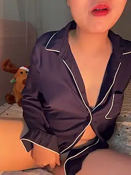 Snapshot of Bong_lovelyy chatting on 01-08-26, 01:08 Bong lovelyy online show from 01-08-26, 01:08