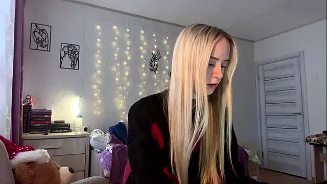 LatashiaOrcutt online show from 01-11-26, 12:21