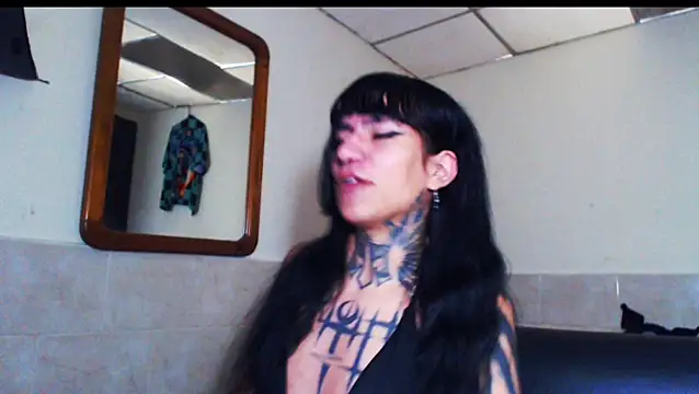 Snapshot of jazmin_wolf chatting on 01-07-26, 12:18 jazmin wolf online show from 01-07-26, 12:18