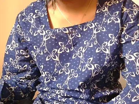 Snapshot of hina_001 chatting on 01-15-26, 06:40 hina 001 online show from 01-15-26, 06:40