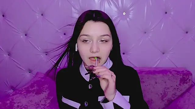 Snapshot of xxxnaughtyfoxyxxx chatting on 02-11-26, 09:47 xxxnaughtyfoxyxxx online show from 02-11-26, 09:47