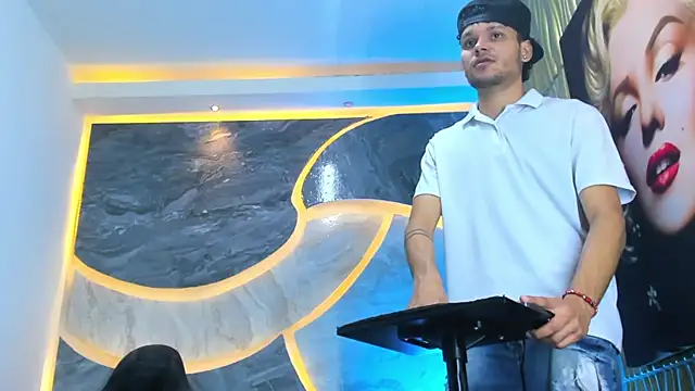 Lucas hot 20 online show from 02-14-26, 05:26