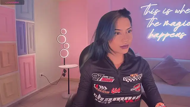 Snapshot of KayraLanne chatting on 01-18-26, 03:32 KayraLanne online show from 01-18-26, 03:32