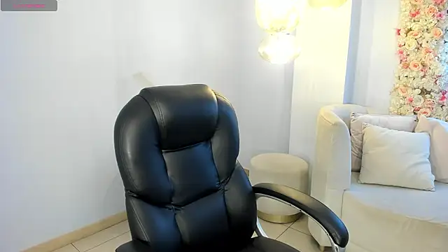 Snapshot of KayraLanne chatting on 02-22-26, 11:25 KayraLanne online show from 02-22-26, 11:25