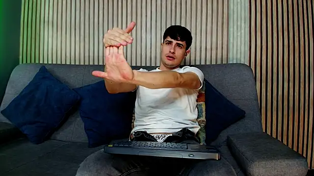 bro friends online show from 01-11-26, 12:26