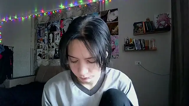 Snapshot of LxayBloom chatting on 01-15-26, 06:29 LxayBloom online show from 01-15-26, 06:29