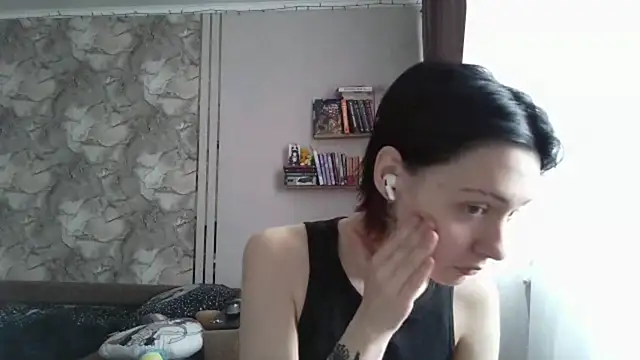 LxayBloom online show from 02-10-26, 09:57