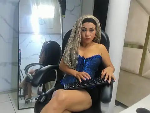 LauraScarlet online show from 01-13-26, 09:09